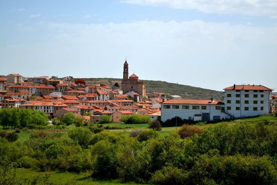 Hostal Restaurante San Millan Orihuela del Tremedal Exterior photo